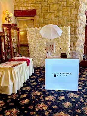 “Custom photo keychain booth for weddings and corporate events in Chicagoland, Bolingbrook photo booth service”